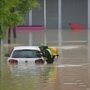 Mobil Terendam Banjir