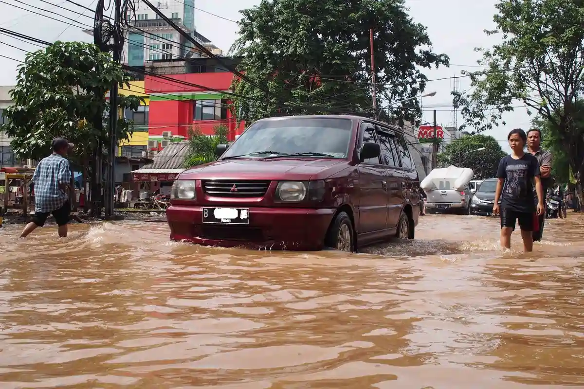 Banjir Sistem Rem Mobil